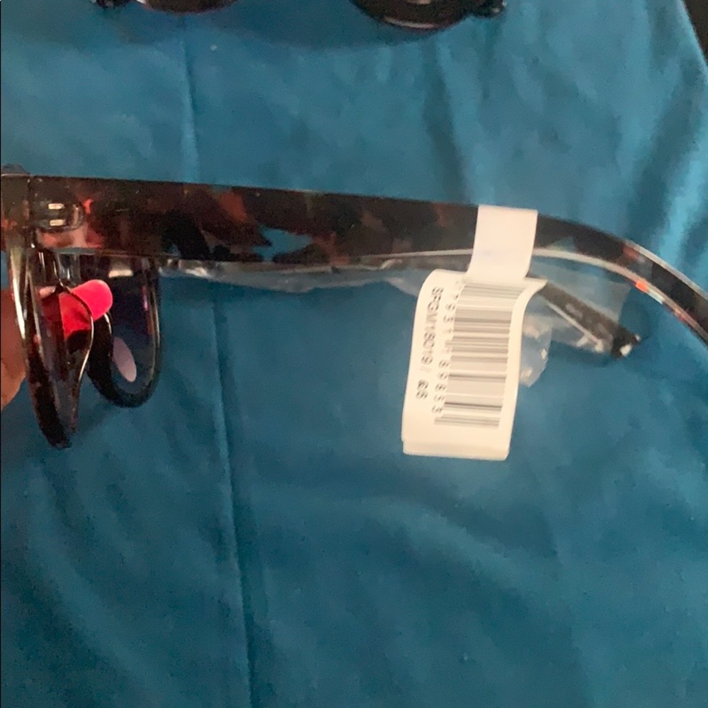 sunglasses 🕶 - Picture 2 of 3